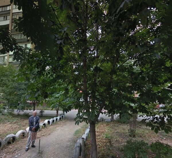 Отделение Уральского Банка Реконструкции и Развития по адресу просп. 50 лет Октября,  д. 20/32